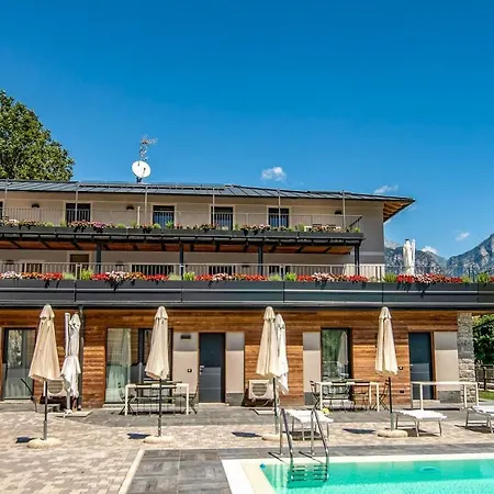 아파트 Paradise Mit Dachterrasse Am Dascio